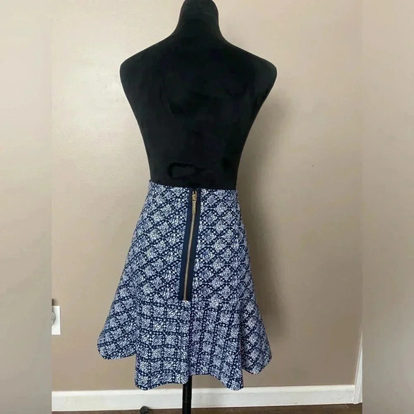 MICHAEL KORS blue & white abstract floral Skirt Gold Zipper Detail size 10 MINT - Picture 4 of 14